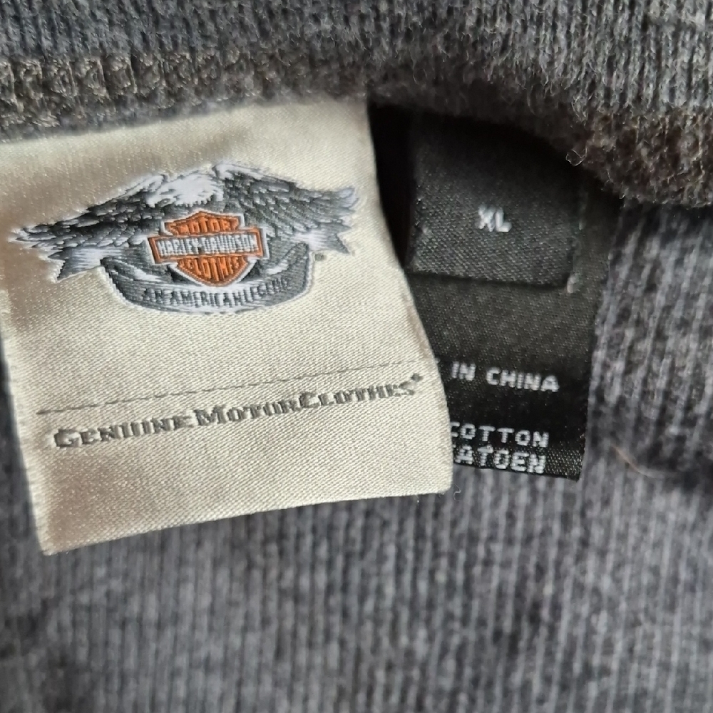 Harley-Davidson Gray Ribbed Henley with Cream Script Small Holes In Front (Pict. - Picture 2 of 4
